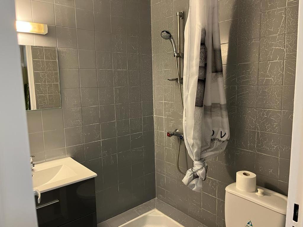 Agreable Appartement En Rez-De-Jardin A 450M De La Mer Sainte-Anne Extérieur photo