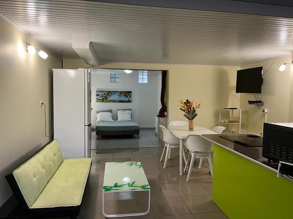 Agreable Appartement En Rez-De-Jardin A 450M De La Mer Sainte-Anne Extérieur photo